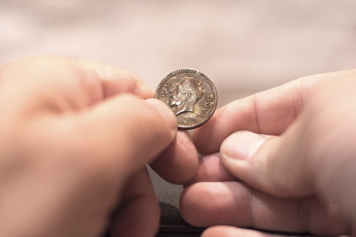 Things to know when trying to procure  customized coins for your staff