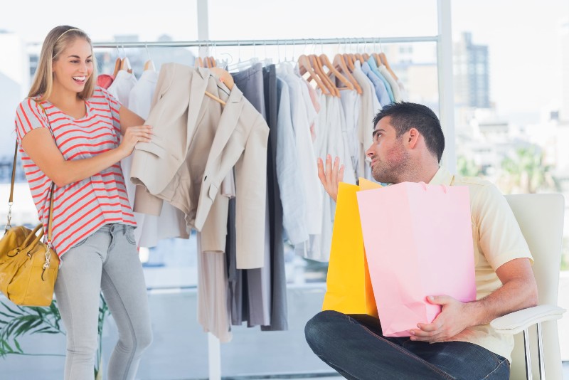 Why Clothing Vendors Affect Men and Women Differently?